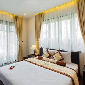 Deluxe Double or Twin Room Pool View